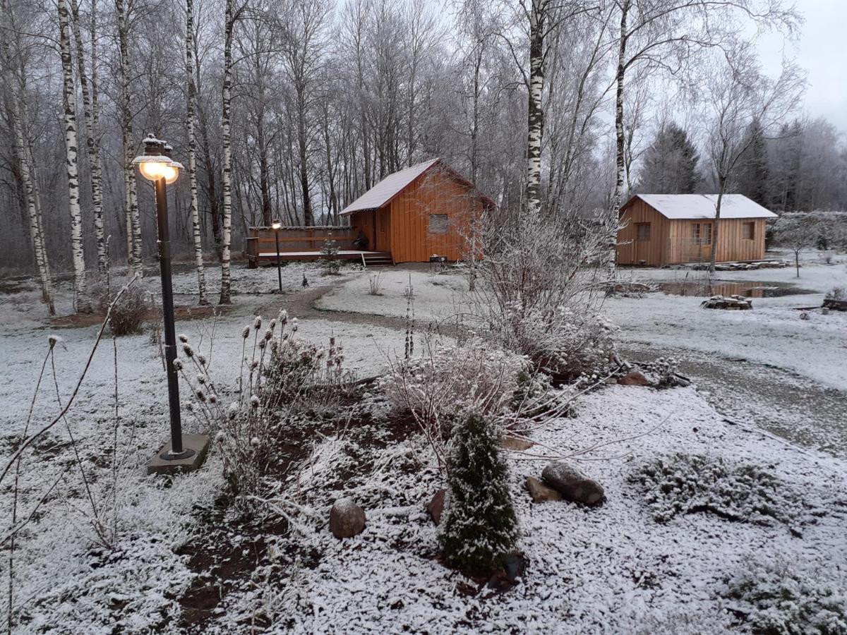 Hueueru Puhkemajad Guest House Huuru ภายนอก รูปภาพ
