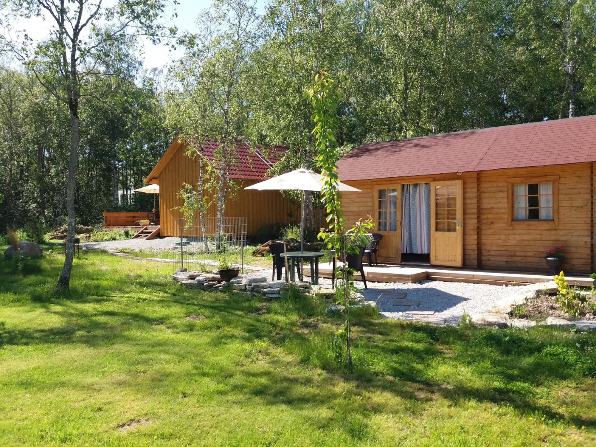 Hueueru Puhkemajad Guest House Huuru ภายนอก รูปภาพ