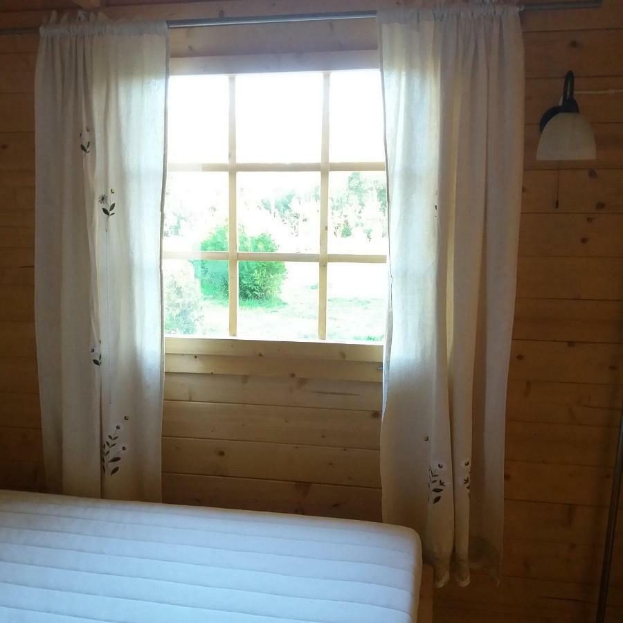 Hueueru Puhkemajad Guest House Huuru ภายนอก รูปภาพ