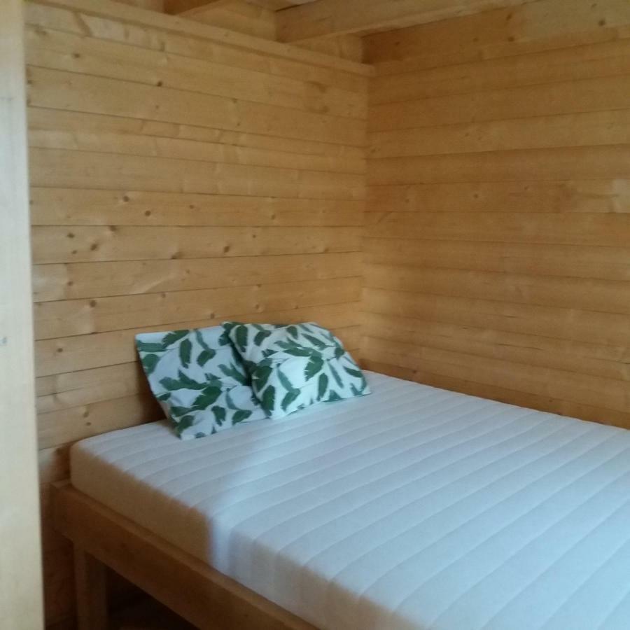 Hueueru Puhkemajad Guest House Huuru ภายนอก รูปภาพ