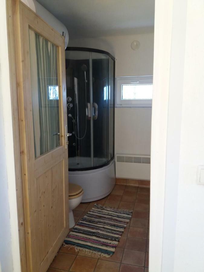 Hueueru Puhkemajad Guest House Huuru ภายนอก รูปภาพ