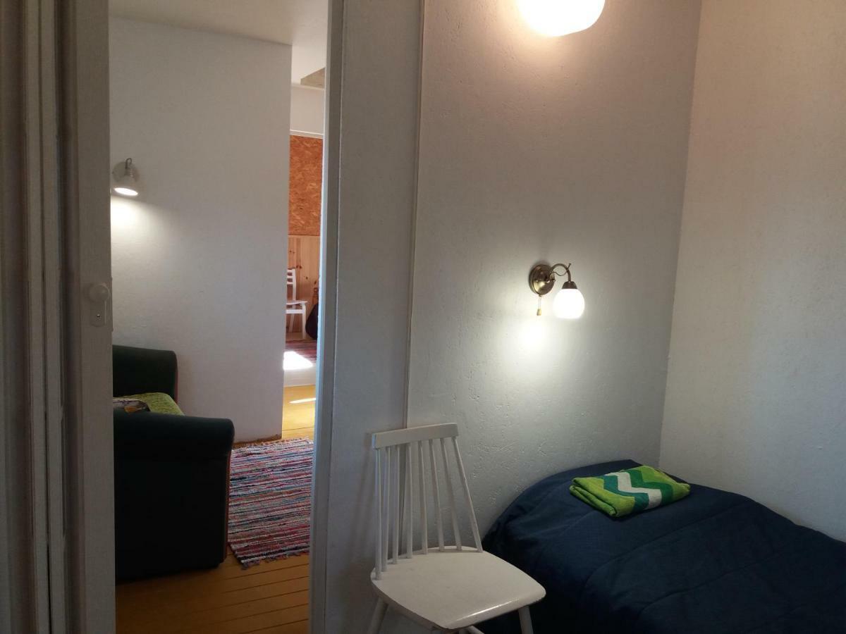 Hueueru Puhkemajad Guest House Huuru ภายนอก รูปภาพ