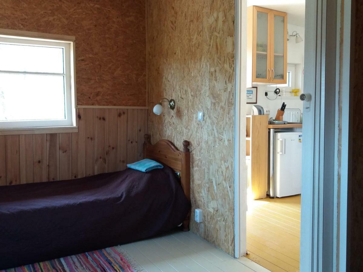 Hueueru Puhkemajad Guest House Huuru ภายนอก รูปภาพ